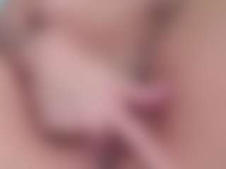 Live cam show with EvelynBlacke - Petite on madthumbs
