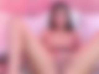 Live cam show with EvelynBlacke - Shaved Pussy on Camsoda