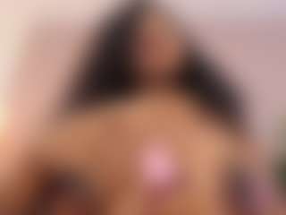 Live cam show with liahglow - Tease on Camming Site