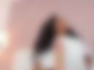 Live cam show with liahglow - Tease on Camsoda