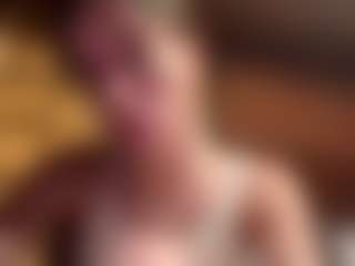 Live cam show with Ella - Blue Eyes on Mixed Magazine Live