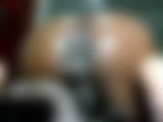 Live-Cam-Show mit FemboyJ - Tease auf Camsoda