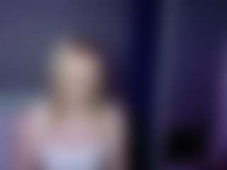 Live cam show with HazyLuna - Skinny on Gym Cam Girls