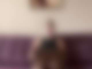 Live cam show with LoreanLish - Spank Brown Hair on Cam Slut
