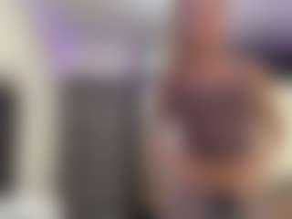 Live cam show with ReneaRichardt - Strip on StripNow