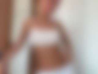 Live cam show with ReneaRichardt - Strip on Dolls Live