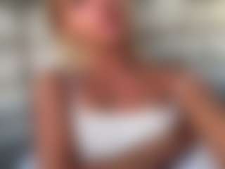 Live cam show with ReneaRichardt - Blonde Hair on livesexfox.com
