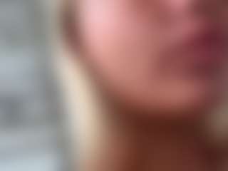 Live cam show with ReneaRichardt - Dildo Or Vibrator on live18s.com