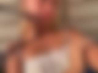 Live cam show with ReneaRichardt - Facial Piercings on 1on1-livenow