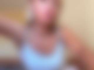 Live cam show with ReneaRichardt - Fingering on madthumbs