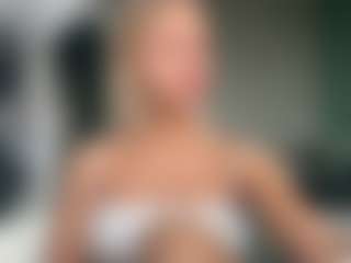 Live cam show with ReneaRichardt - Blonde Hair on Camsoda