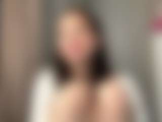 BenitaKowalec MILF webcam performer live streaming