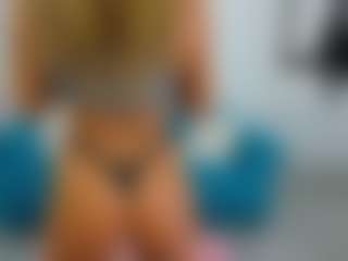 Live cam show with KathyEvy - Shaved Pussy on TeamSkeetLive