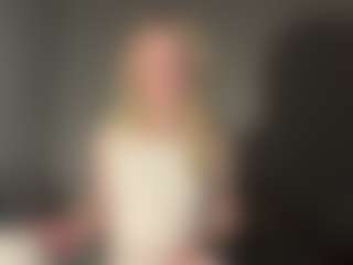 Live cam show with Ariel - Normal on livesuperchat.net
