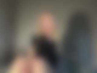 Live cam show with Ariel - Moaning on liverealitysex.com