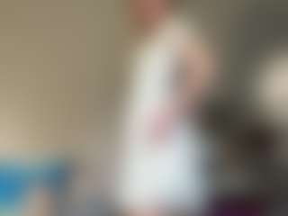 Live cam show with Ariel - Public on AdultVida.com