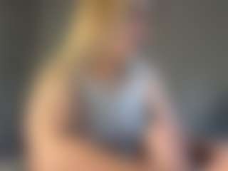 Live cam show with Ariel - Tease Teen (18+) on TeamSkeetLive