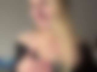 Live cam show with Ariel - Arab Athletic on Gym Cam Girls