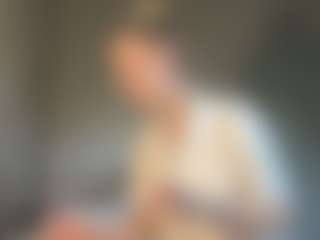 Live cam show with Ariel - Blonde Hair Shaved Pussy on Hubzter Live