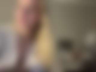 Live cam show with Ariel - Blonde Hair College on Hubzter Live