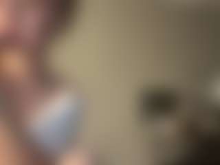 Live cam show with Ariel - Blonde Hair Petite on Chatstar