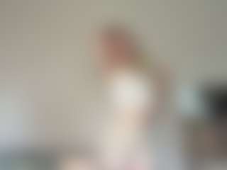 Live cam show with Ariel - Role Play on CamClone