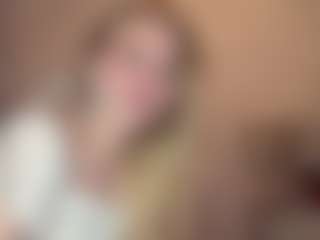 Live cam show with Ariel - Athletic College on Camsoda