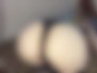 Live cam show with Ariel - College on CSO-WL