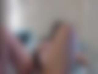 Live cam show with Elly-Blo0m - Teen (18+) on Camsoda