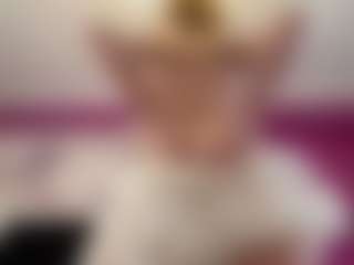 Live cam show with Aphrodite - Oil on madthumbs