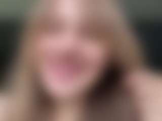Live cam show with LatarshaToby - Shaved Pussy on Fling VIP Chat