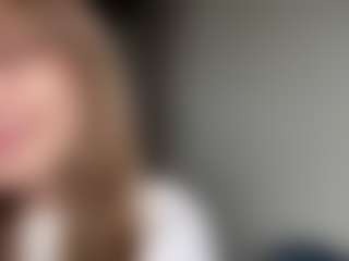 Live cam show with LatarshaToby - Full Nudity on Cam Slut