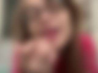 Spettacolo in cam dal vivo con mila - Nipple Piercings su Camsoda