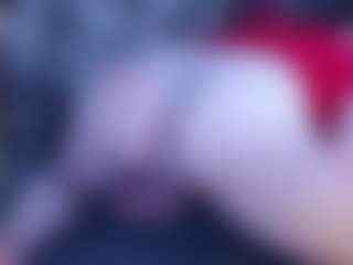 Live cam show with TrixieVibeQueen - Blowjob on TeamSkeetLive