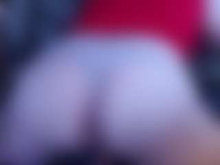 Live cam show with TrixieVibeQueen - Tease on Gym Cam Girls
