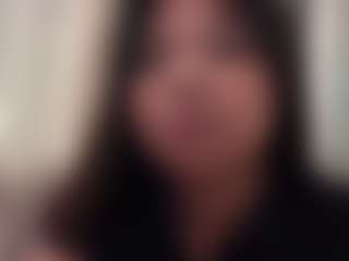 Live cam show with Nelly - Big Tits MILF on Gym Cam Girls