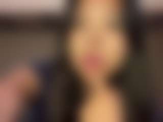 Live cam show with Nelly - Strip MILF on livesuperchat.net