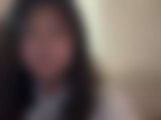 Nelly MILF webcam performer live streaming