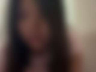Live cam show with Nelly - Deepthroat on AdultVida.com