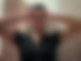 Live cam show with Nelly - Big Tits MILF on CamClone