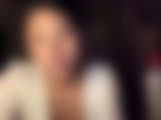 Nelly MILF webcam performer live streaming
