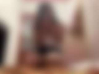 Nelly MILF webcam performer live streaming