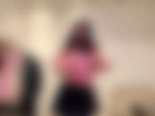 Live cam show with Nelly - Petite Teen (18+) on Stripli.com