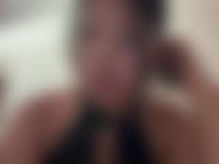 Live cam show with Nelly - Petite Teen (18+) on Camsoda