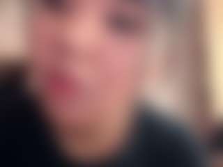 Live cam show with Nelly - Average on Fling VIP Chat
