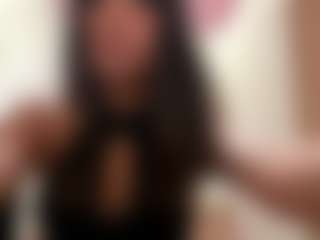 Live cam show with Nelly - Big Tits Small Tits on xDating