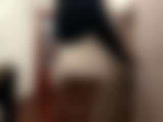 Live cam show with Nelly - Middle Aged on Camming Site
