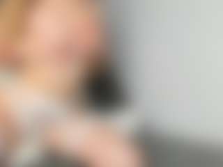 Live cam show with annalitlecute - New Lush on StripNow