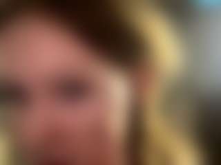 Live cam show with GiseleMemmer - Blonde Hair Fetish on Dolls Live
