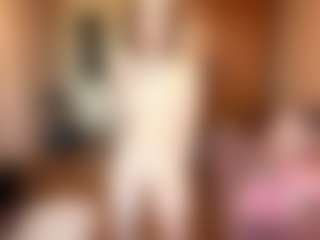 Live cam show with GiseleMemmer - Foot Fetish Blonde Hair on CamClone